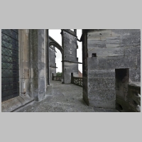 Senlis, choir flying buttresses, photo mcid.mcah.columbia.edu,.png